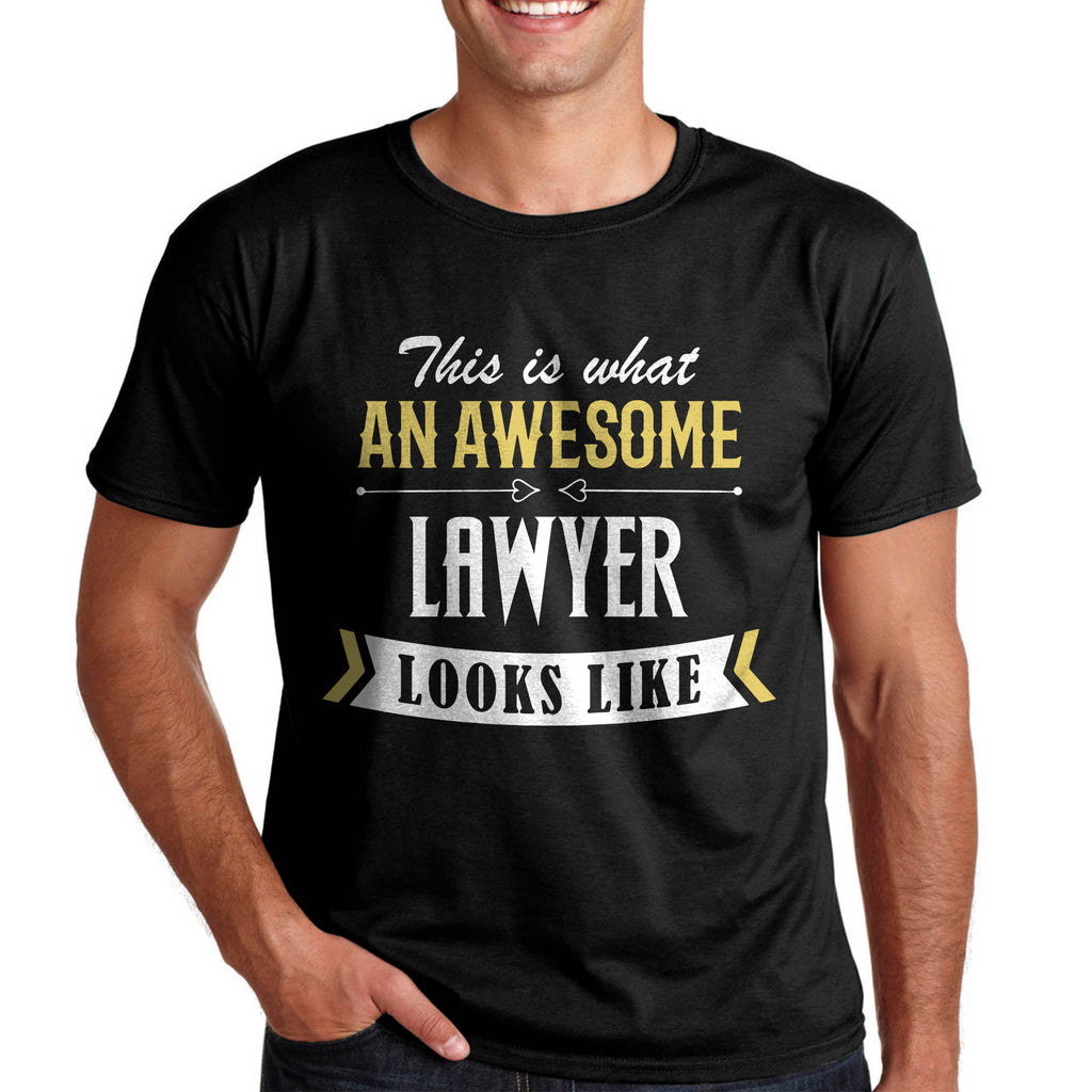 Така изглежда готиния адвокат - подарък тениска